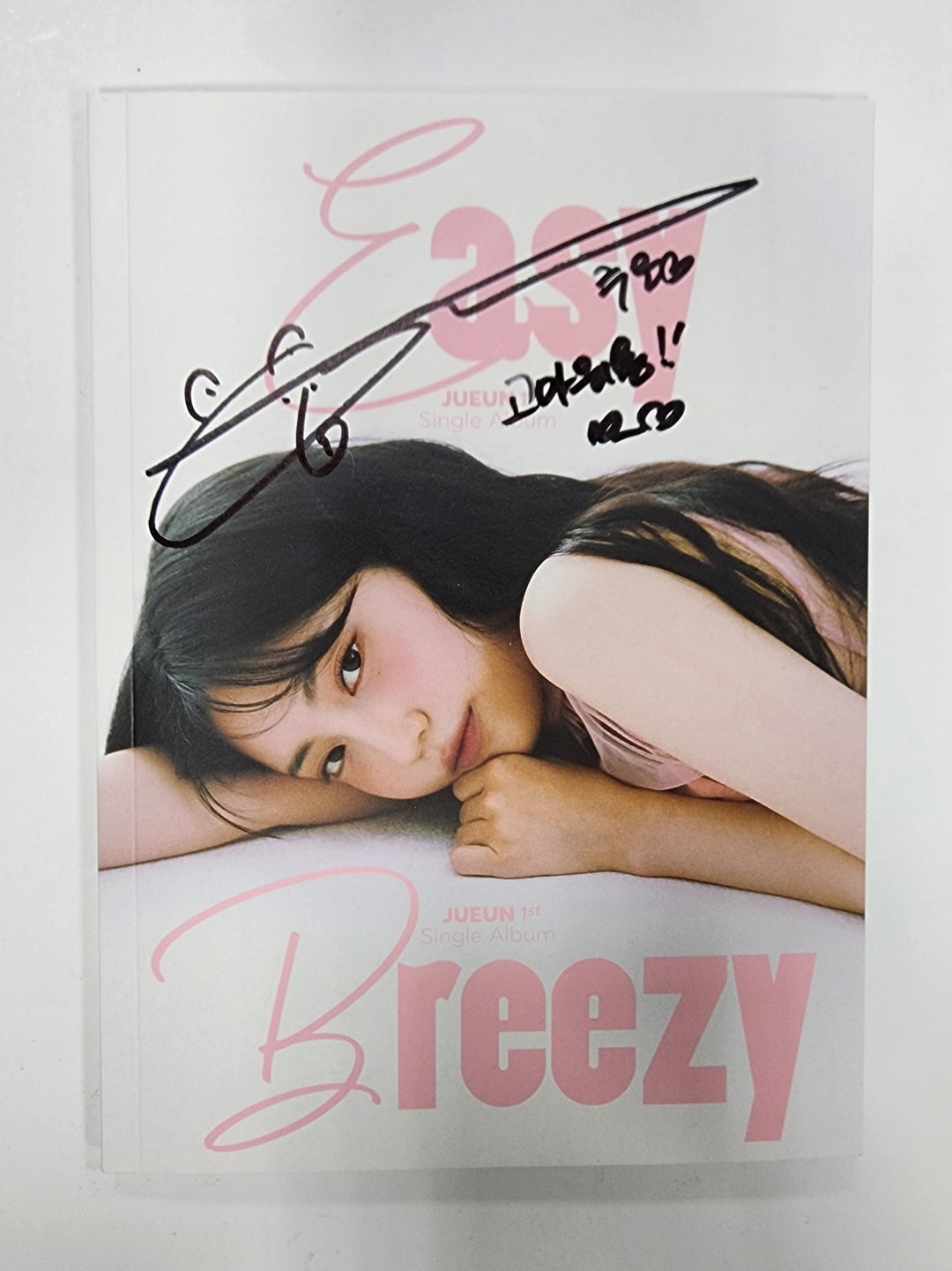 JUEUN "Easy Breezy" - Hand Autographed(Signed) Album - HALLYUSUPERSTORE