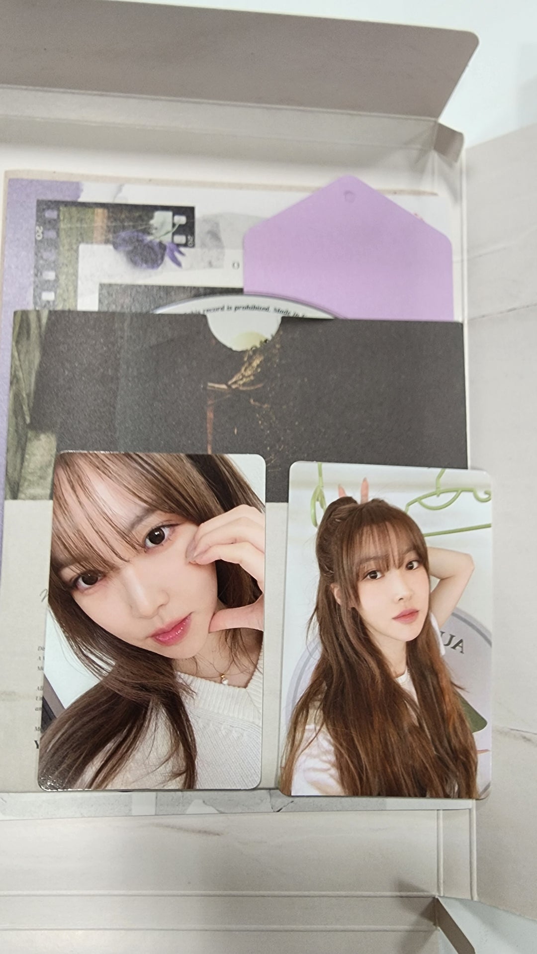 YUJU (Of GFRIEND) "O" - Hand Autographed(Signed) Album