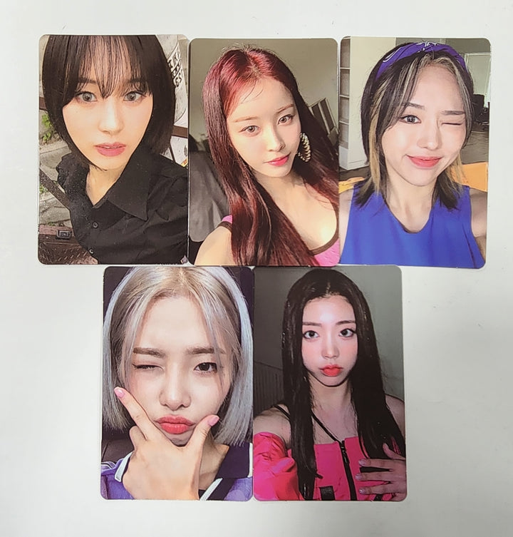 Queenz Eye "UNI-Q" - M2U Fansign Event Photocard - HALLYUSUPERSTORE