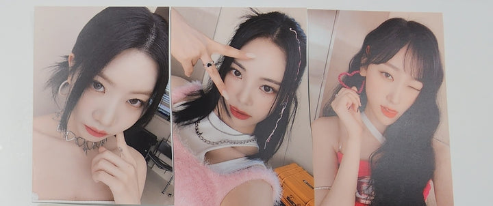ODD EYE CIRCLE "Version Up" -  Dear My Muse Pre-Order Benefit Postcard - HALLYUSUPERSTORE