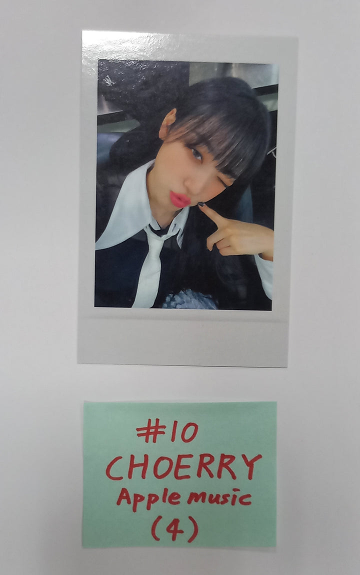 ODD EYE CIRCLE "Version Up"- Apple Music Fansign Event Photocard - HALLYUSUPERSTORE