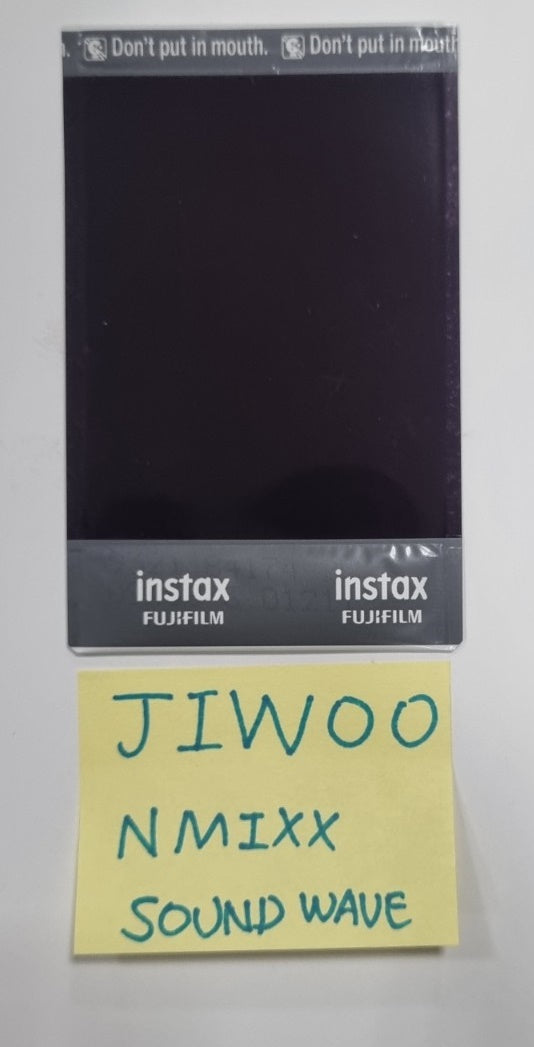 JIWOO (Of NMIXX) "A Midsummer NMIXX’s Dream" - Hand Autographed(Signed) Polaroid - HALLYUSUPERSTORE