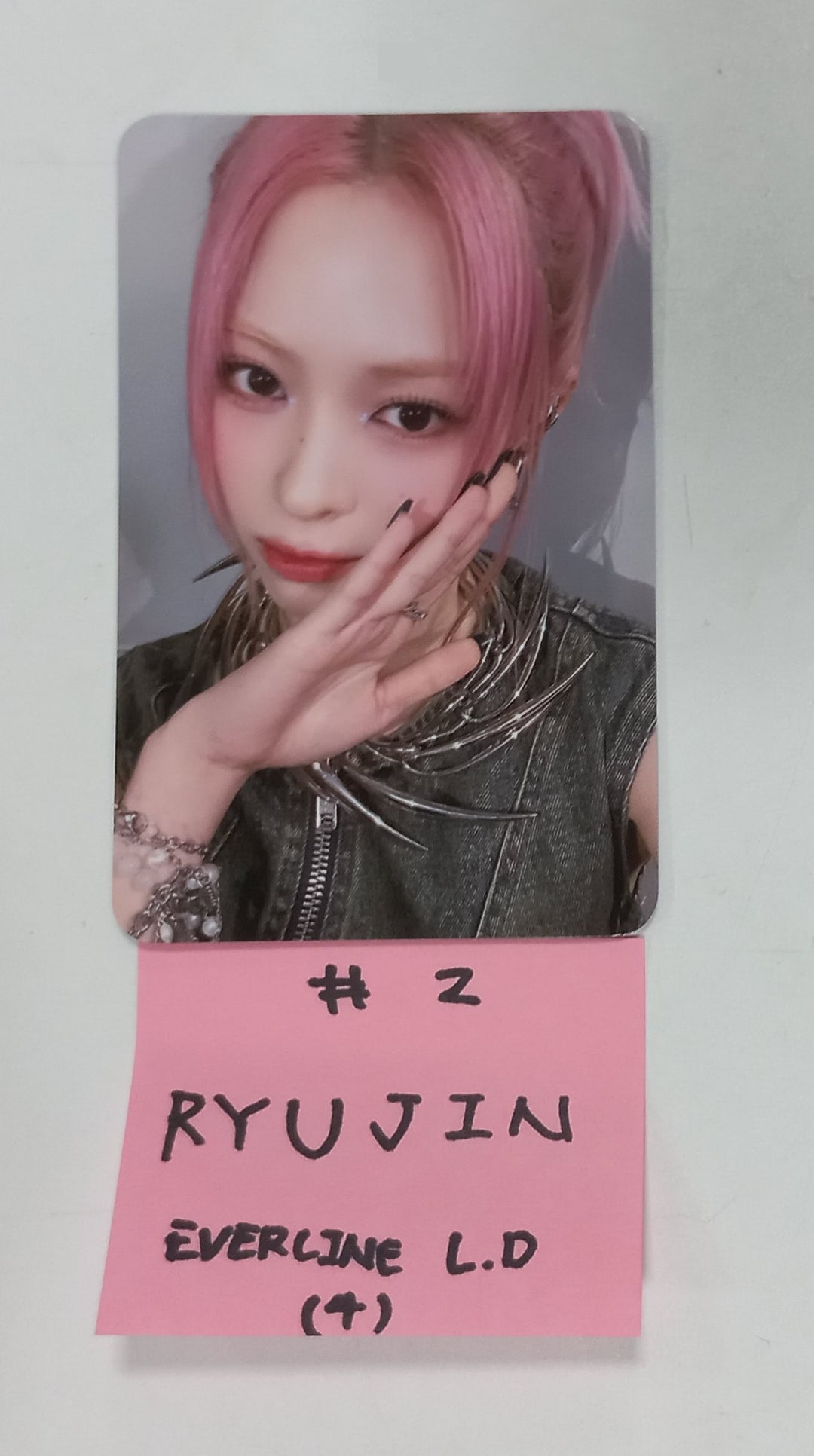 ITZY "BORN TO BE" - Everline Lucky Draw Event Photocard, Keyring [24.1.24]