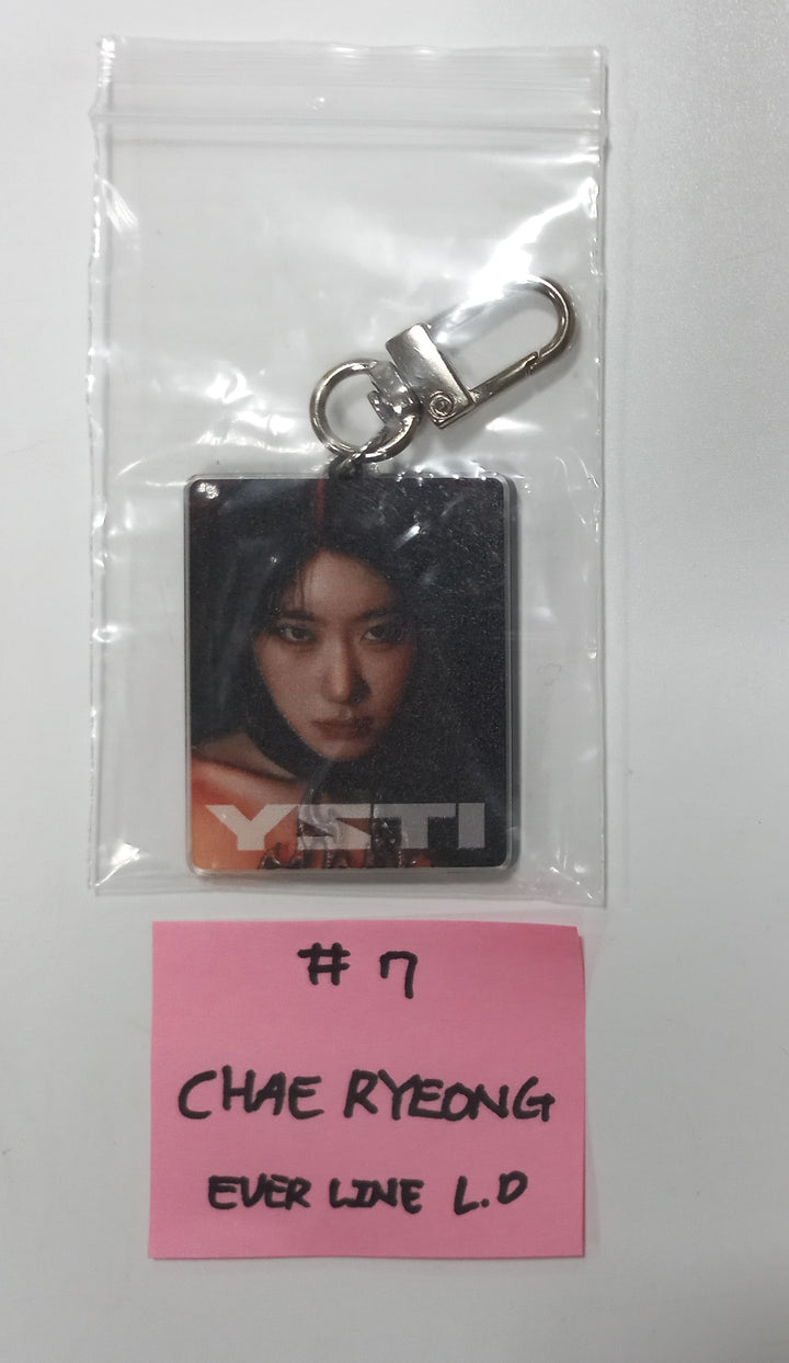 ITZY "BORN TO BE" - Everline Lucky Draw Event Photocard, Keyring [24.1.24]