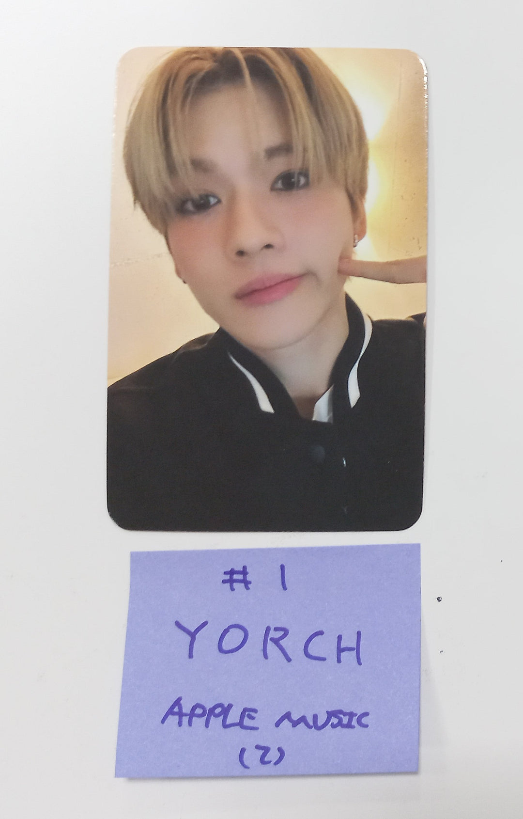 POW "Favorite" 1st EP - Apple Music Fansign Event Photocard [24.2.19]