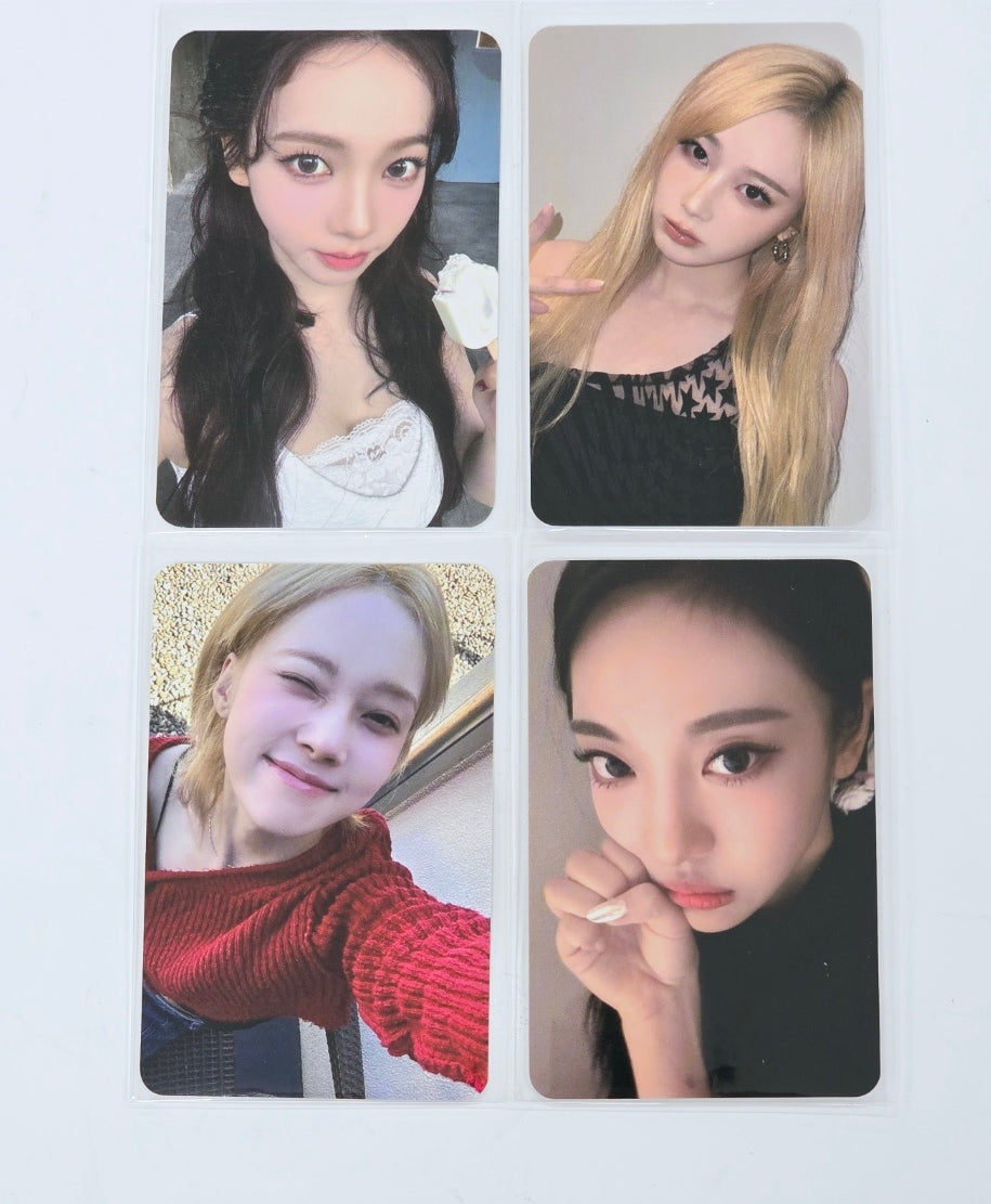 LOONA 2021 Season's Greetings Official Photocard Member Set
