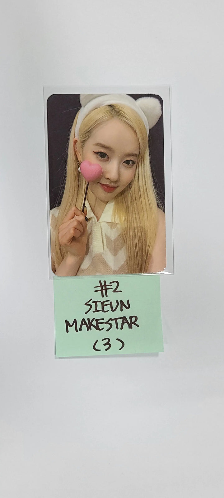 StayC 'YOUNG-LUV.COM' - Makestar Fansign Event Photocard Round 2 - HALLYUSUPERSTORE