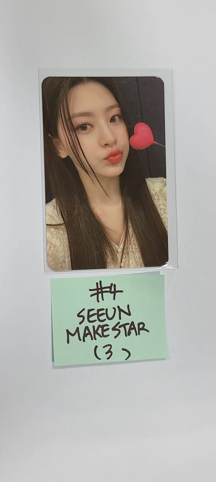 StayC 'YOUNG-LUV.COM' - Makestar Fansign Event Photocard Round 2 - HALLYUSUPERSTORE