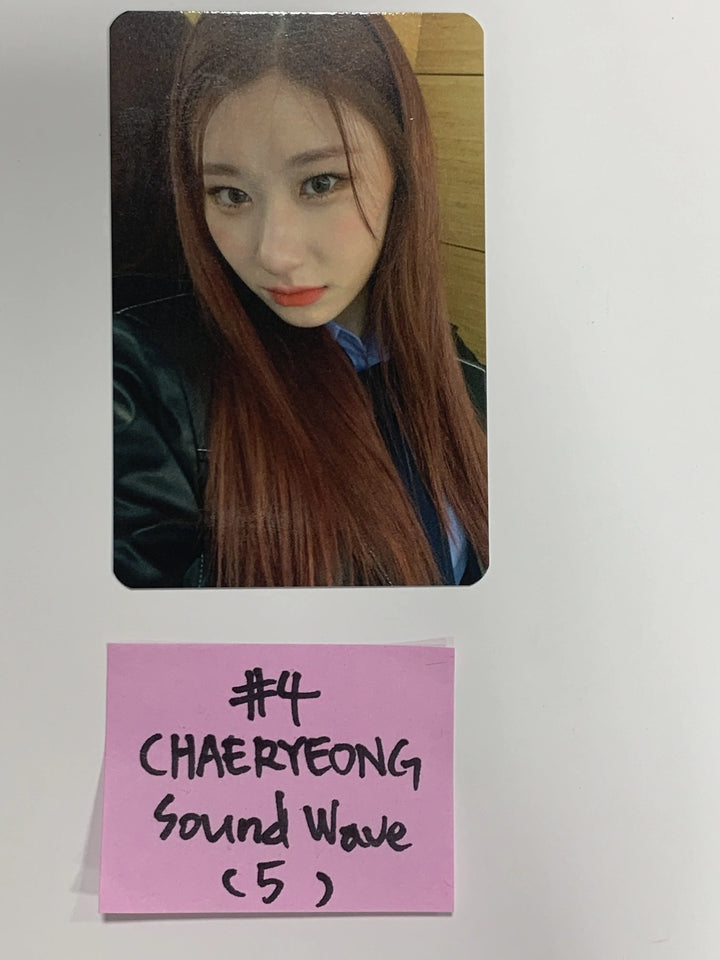 Itzy 'Guess Who' -SoundWave Fan Sign Event Photocard - HALLYUSUPERSTORE