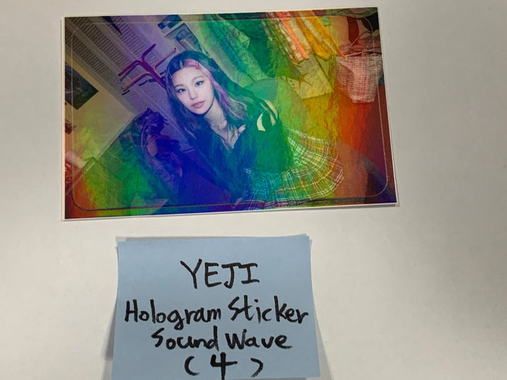 ITZY 'CRAZY IN LOVE' - Sound Wave Luckydraw PVC Photocard, Hologram Sticker - HALLYUSUPERSTORE
