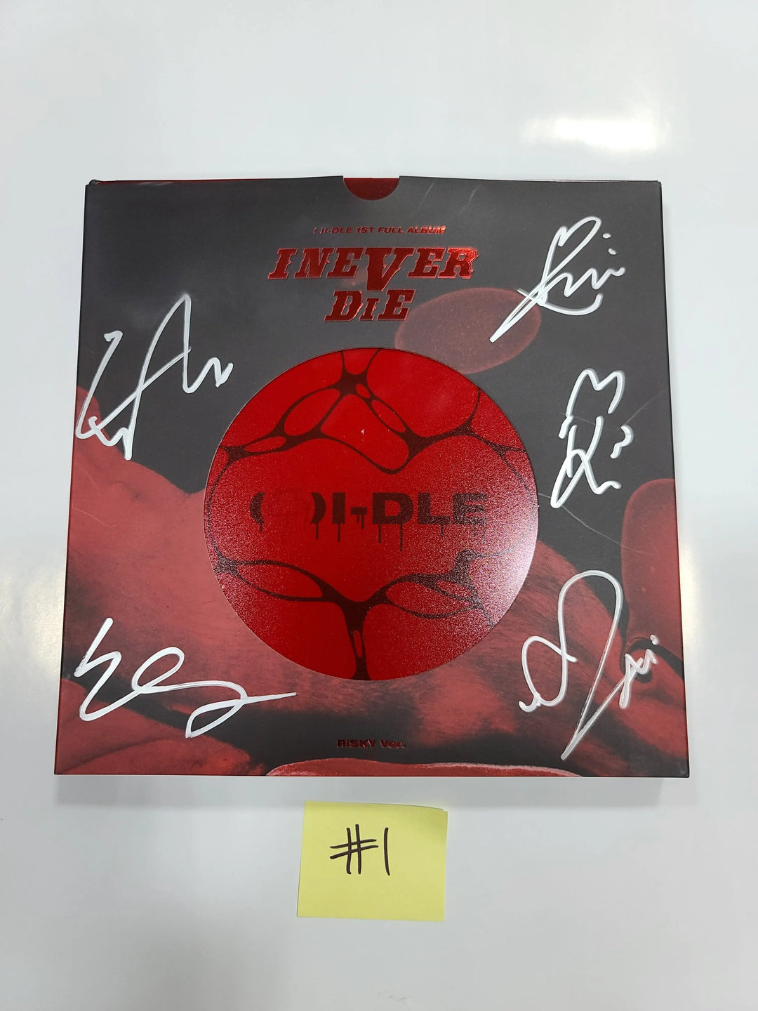 (g) I-DLE "I NEVER DIE" - Hand Autographed(Signed) Album - HALLYUSUPERSTORE