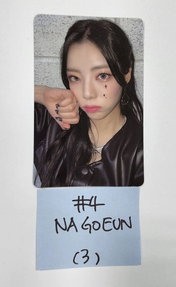 Purple Kiss 'memeM' - Official Photocard - HALLYUSUPERSTORE