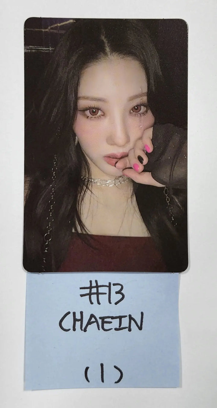 Purple Kiss 'memeM' - Official Photocard - HALLYUSUPERSTORE