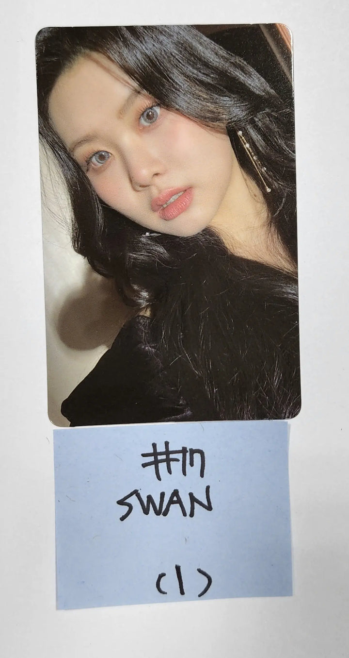 Purple Kiss 'memeM' - Official Photocard - HALLYUSUPERSTORE