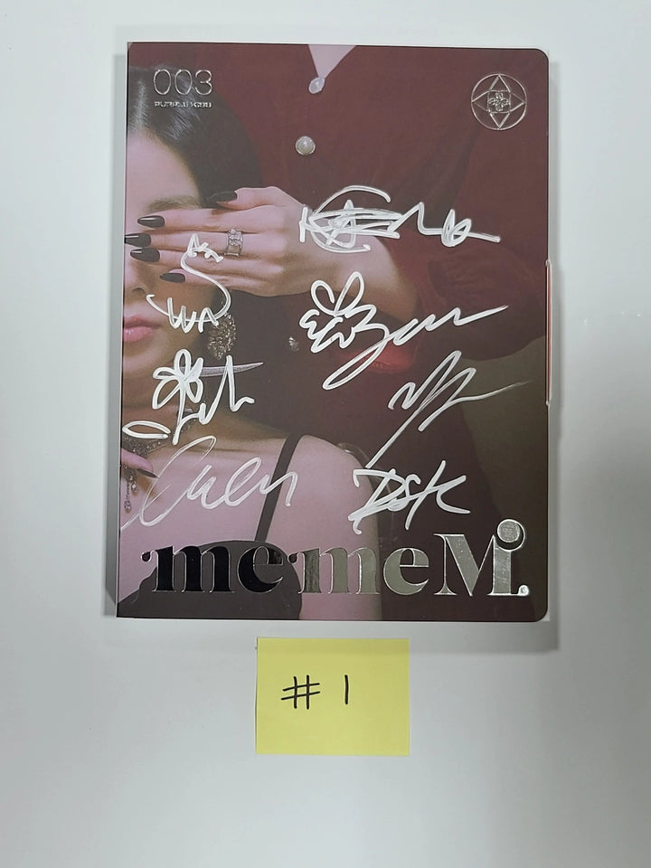 Purple Kiss 'memeM' - Hand Autographed(Signed) Promo Album ( 4/15 Restocked ) - HALLYUSUPERSTORE
