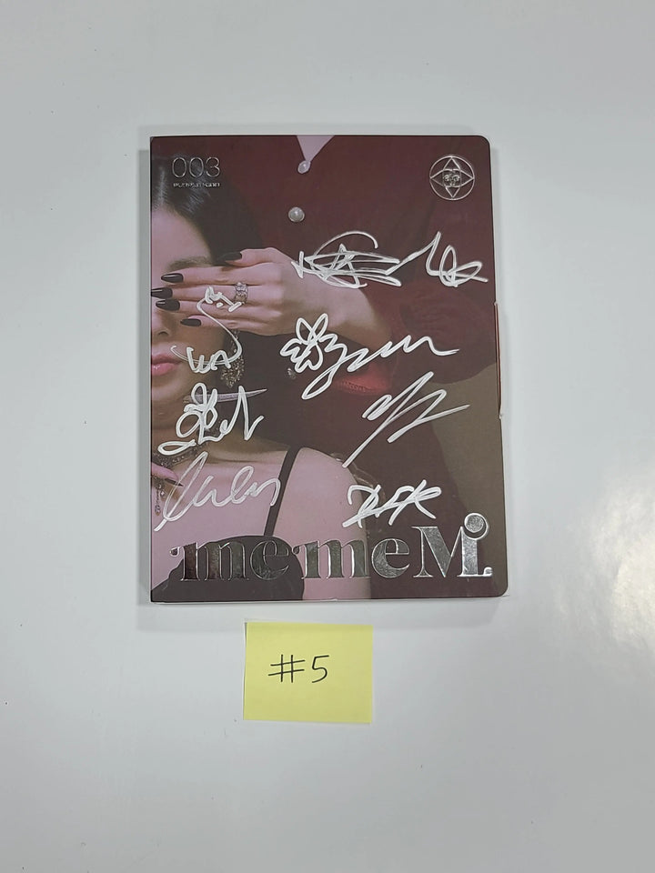 Purple Kiss 'memeM' - Hand Autographed(Signed) Promo Album ( 4/15 Restocked ) - HALLYUSUPERSTORE