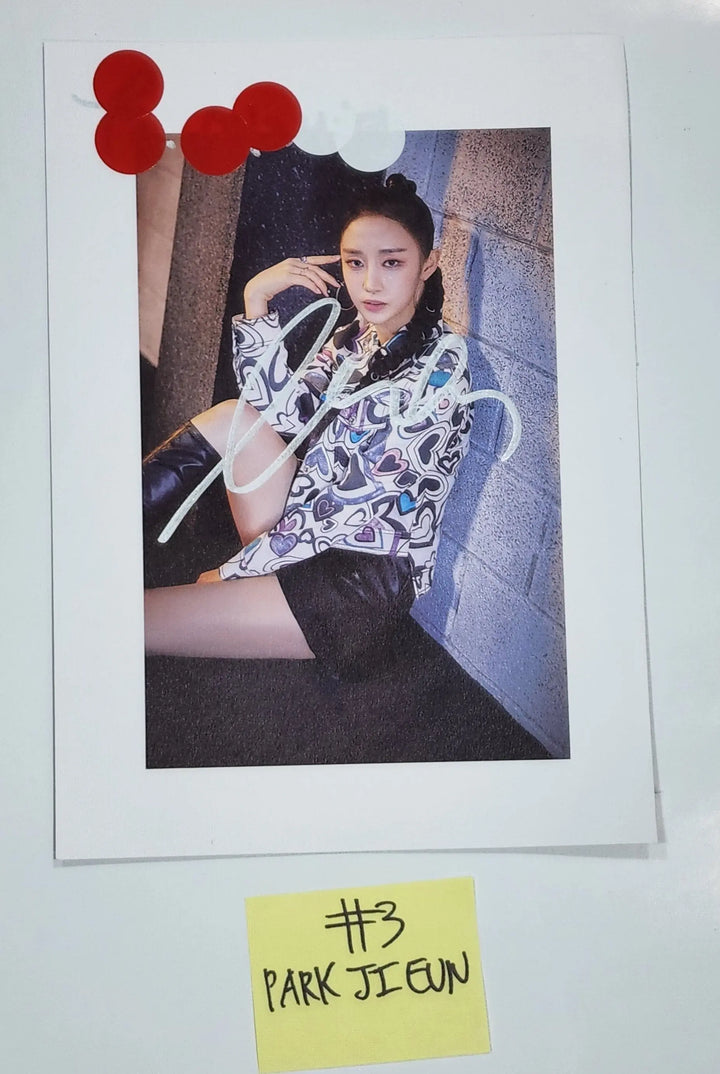 Purple Kiss 'memeM' - A Cut Page From Fansign Event Album Photo - HALLYUSUPERSTORE