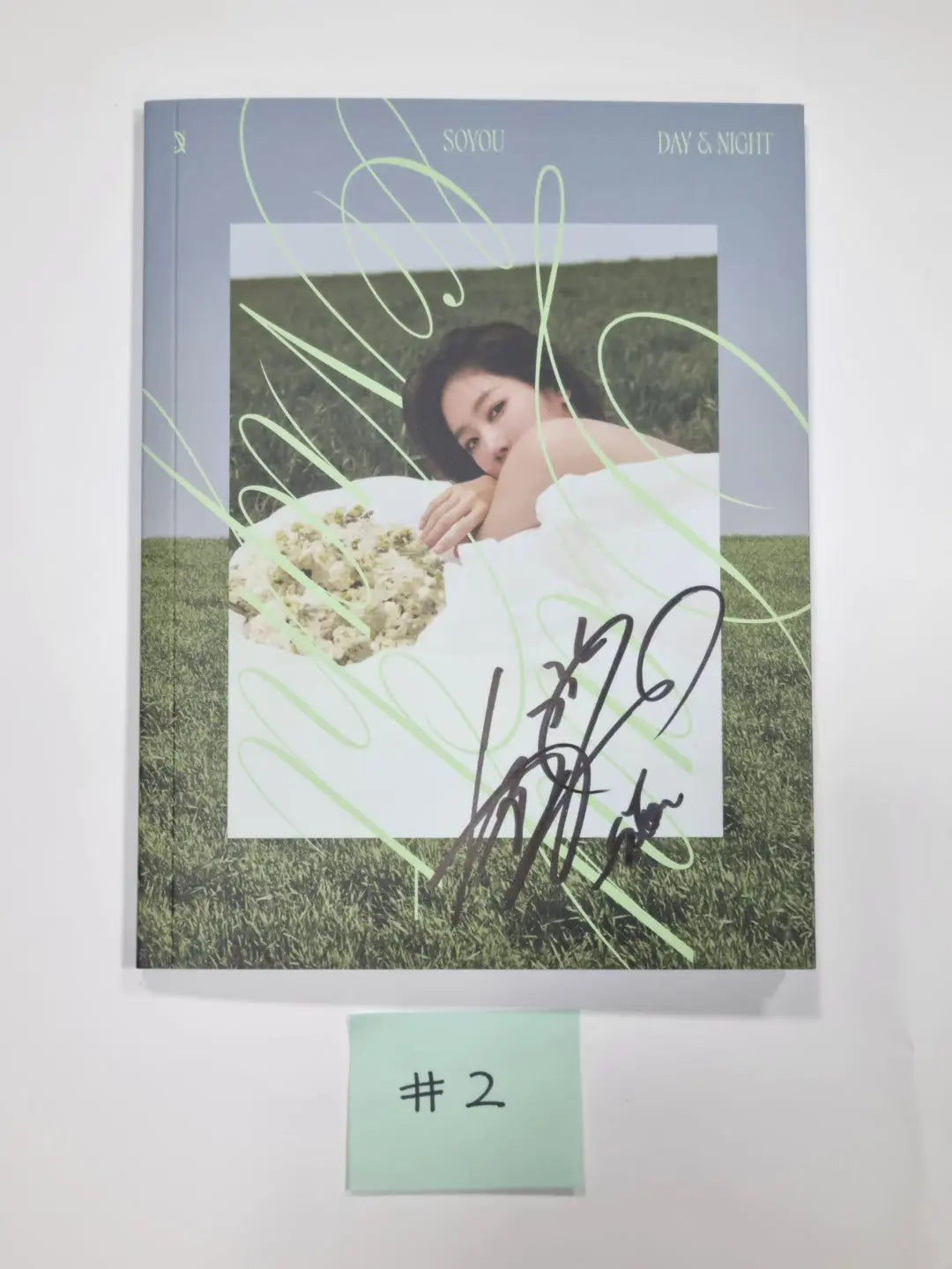 SOYOU "Day & Night" 1st Mini Album - Hand Autographed(Signed) Promo Album - HALLYUSUPERSTORE