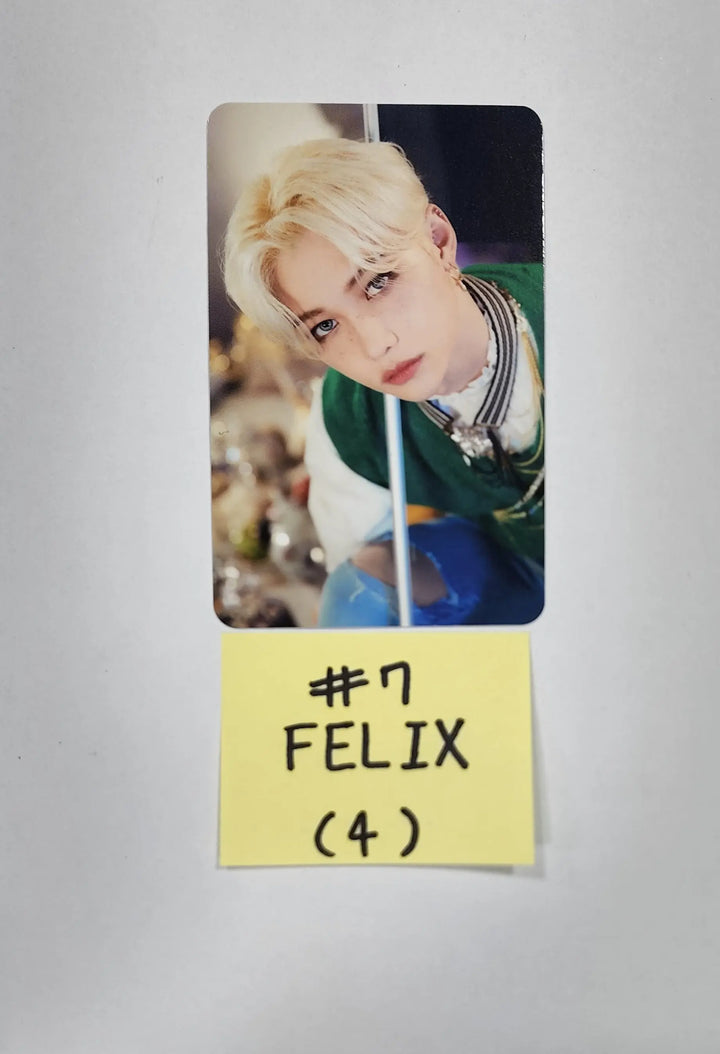 Stray Kids X SKZOO Pop-Up Store 'THE VICTORY' - Random Trading Photocard (2) - HALLYUSUPERSTORE