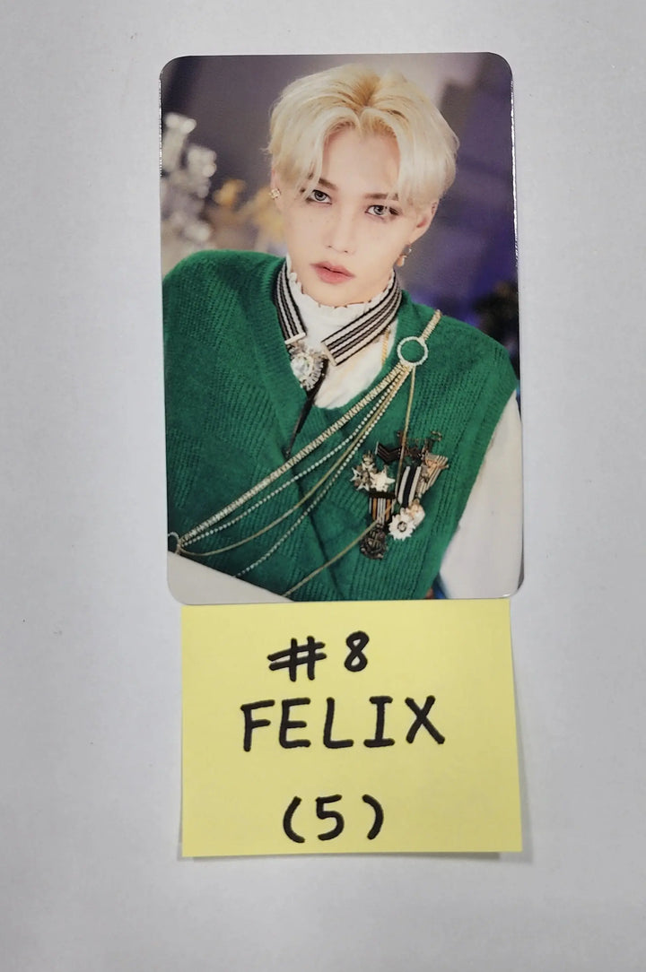 Stray Kids X SKZOO Pop-Up Store 'THE VICTORY' - Random Trading Photocard (2) - HALLYUSUPERSTORE