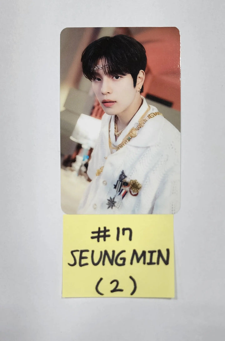 Stray Kids X SKZOO Pop-Up Store 'THE VICTORY' - Random Trading Photocard (2) - HALLYUSUPERSTORE