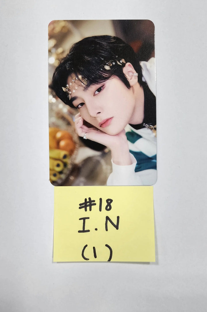 Stray Kids X SKZOO Pop-Up Store 'THE VICTORY' - Random Trading Photocard (2) - HALLYUSUPERSTORE