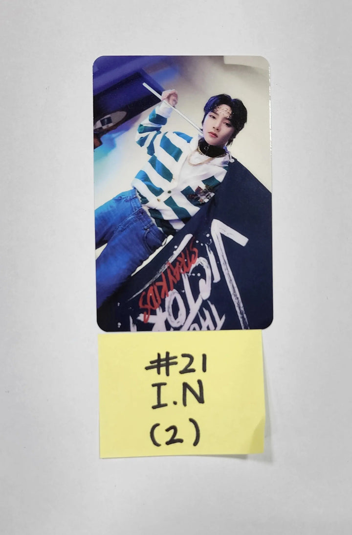 Stray Kids X SKZOO Pop-Up Store 'THE VICTORY' - Random Trading Photocard (2) - HALLYUSUPERSTORE