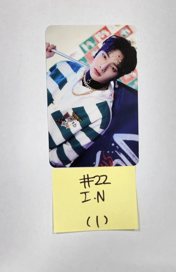 Stray Kids X SKZOO Pop-Up Store 'THE VICTORY' - Random Trading Photocard (2) - HALLYUSUPERSTORE