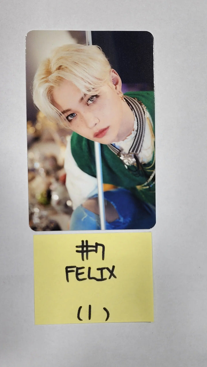 Stray Kids X SKZOO Pop-Up Store 'THE VICTORY' - Random Trading Photocard (2) - HALLYUSUPERSTORE