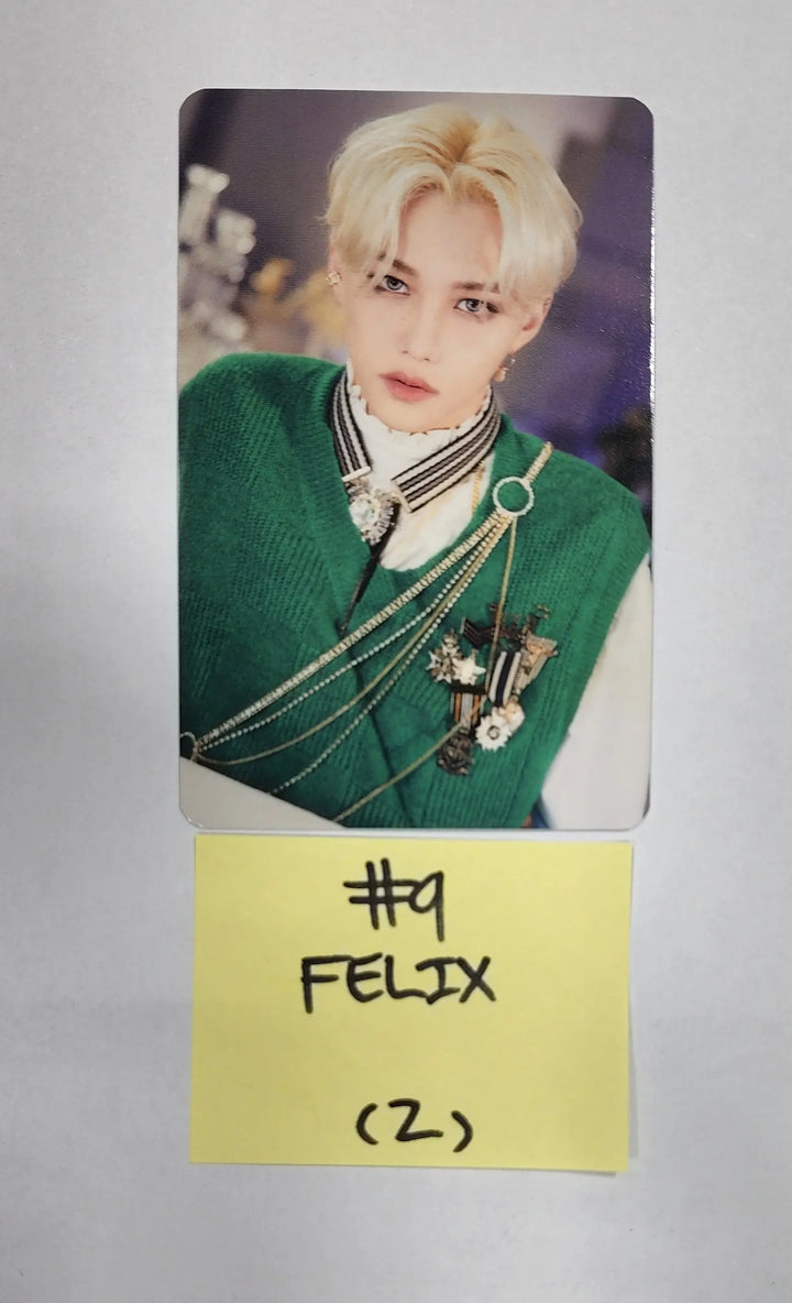 Stray Kids X SKZOO Pop-Up Store 'THE VICTORY' - Random Trading Photocard (2) - HALLYUSUPERSTORE