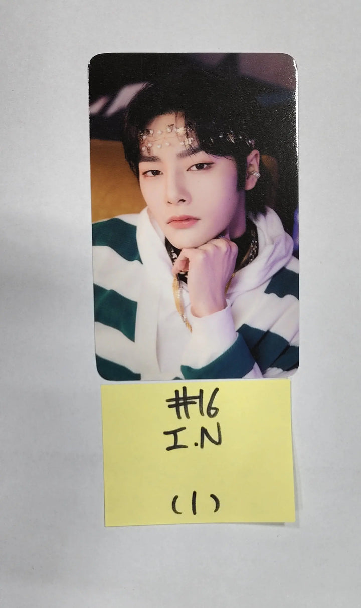 Stray Kids X SKZOO Pop-Up Store 'THE VICTORY' - Random Trading Photocard (2) - HALLYUSUPERSTORE