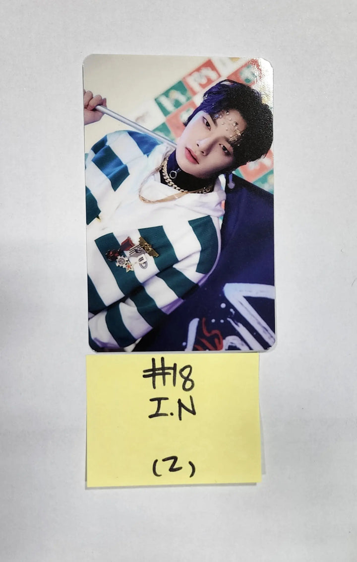 Stray Kids X SKZOO Pop-Up Store 'THE VICTORY' - Random Trading Photocard (2) - HALLYUSUPERSTORE