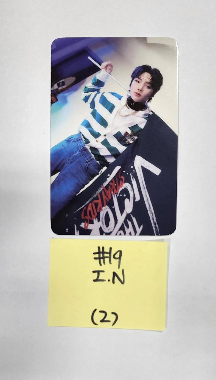 Stray Kids X SKZOO Pop-Up Store 'THE VICTORY' - Random Trading Photocard (2) - HALLYUSUPERSTORE