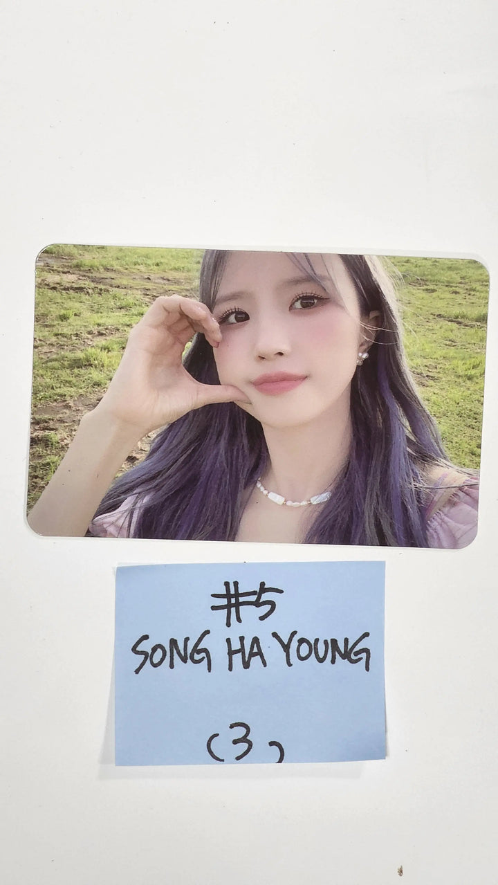 Fromis_9 "from our Memento Box" - Official Photocard (1) - HALLYUSUPERSTORE