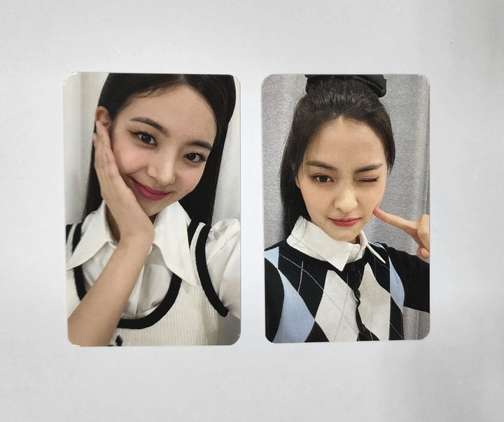 RJ, Lia (Of ITZY) ‘CHECKMATE’ - Broadcast Photocard - HALLYUSUPERSTORE