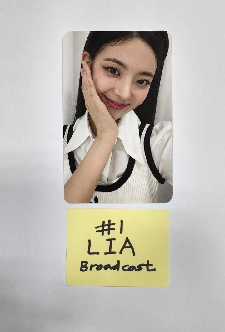 RJ, Lia (Of ITZY) ‘CHECKMATE’ - Broadcast Photocard - HALLYUSUPERSTORE