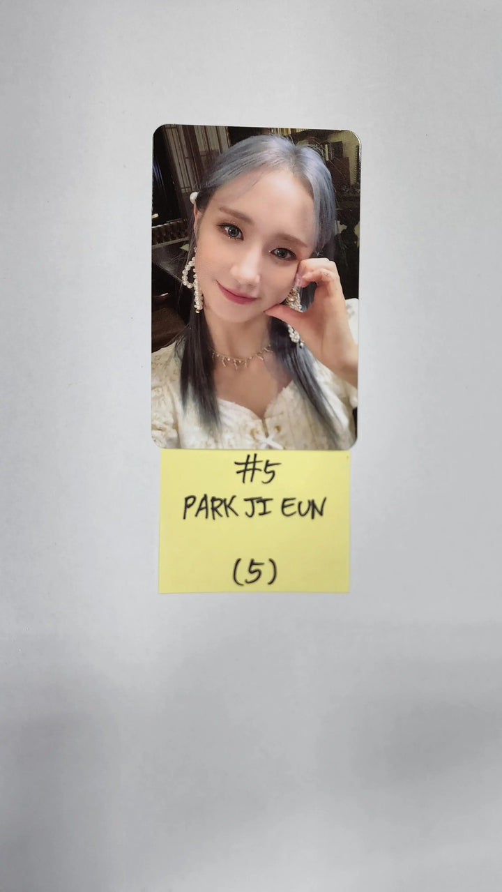 Purple Kiss 'GEEKYLAND' - Official Photocard, Mini Folded Poster - HALLYUSUPERSTORE