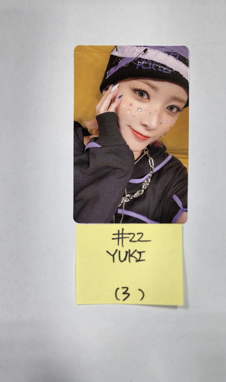 Purple Kiss 'GEEKYLAND' - Official Photocard, Mini Folded Poster - HALLYUSUPERSTORE