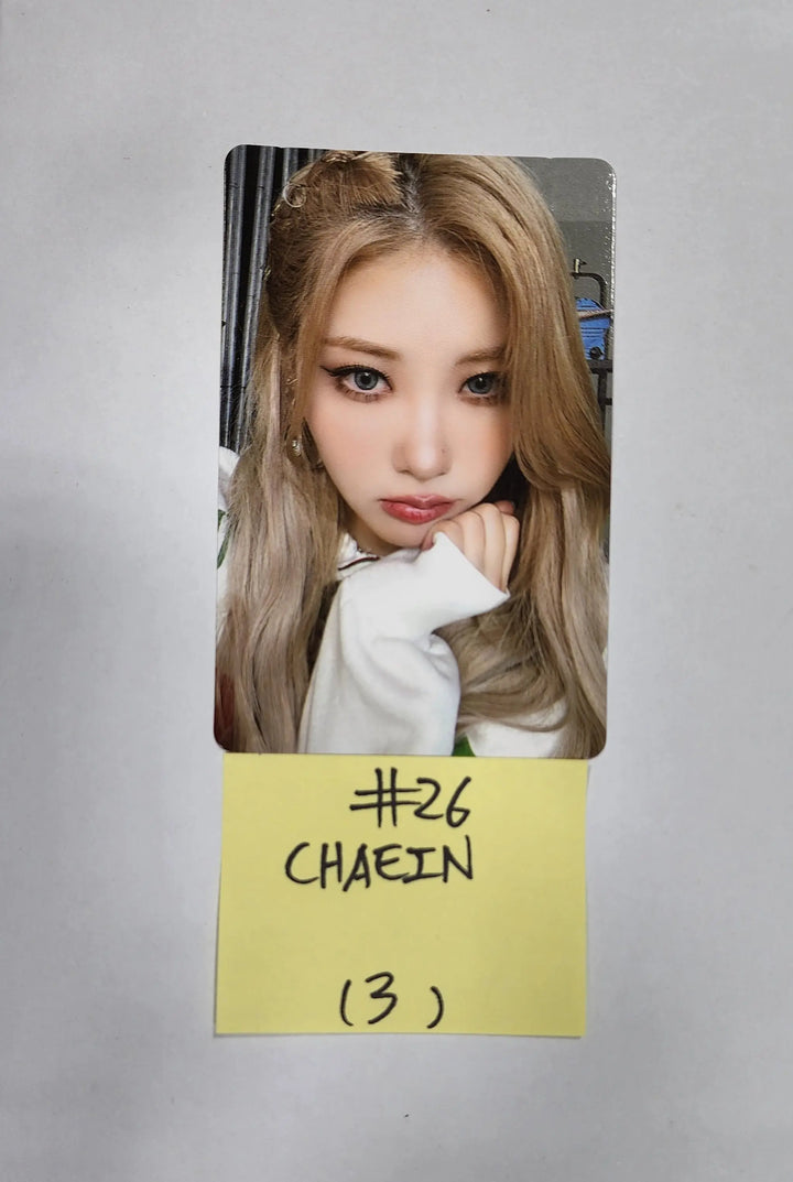 Purple Kiss 'GEEKYLAND' - Official Photocard, Mini Folded Poster - HALLYUSUPERSTORE