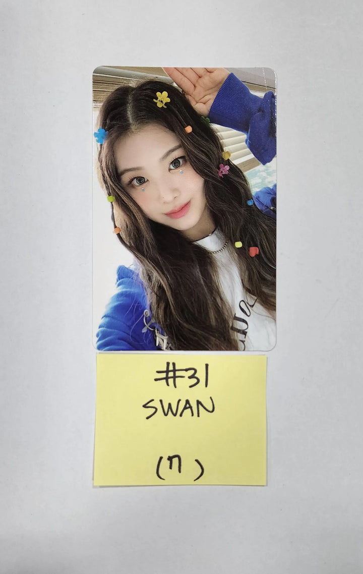 Purple Kiss 'GEEKYLAND' - Official Photocard, Mini Folded Poster - HALLYUSUPERSTORE