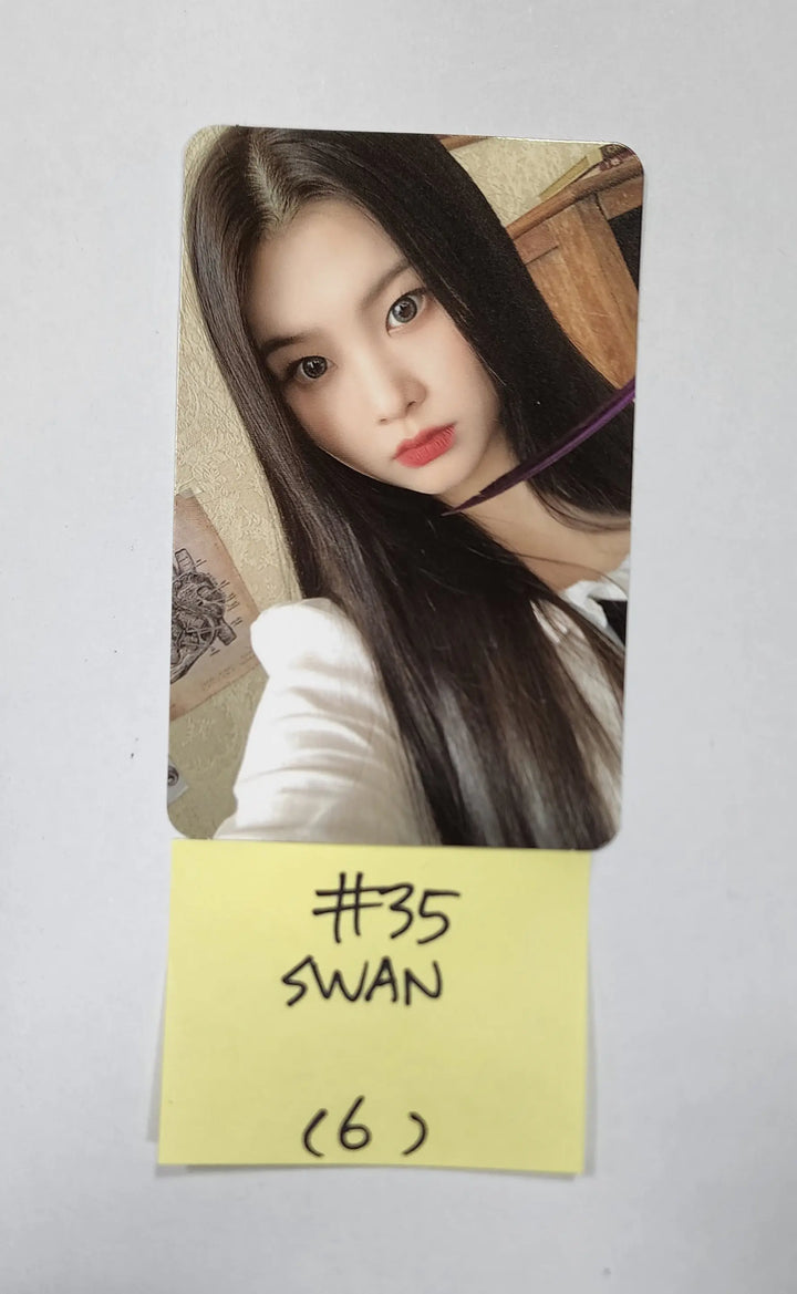 Purple Kiss 'GEEKYLAND' - Official Photocard, Mini Folded Poster - HALLYUSUPERSTORE