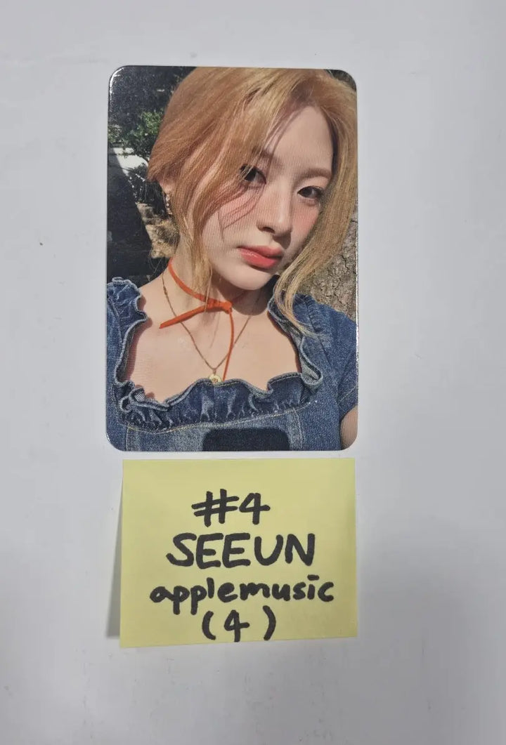 StayC 'WE NEED LOVE' - Apple Music Fansign Event Photocard - HALLYUSUPERSTORE
