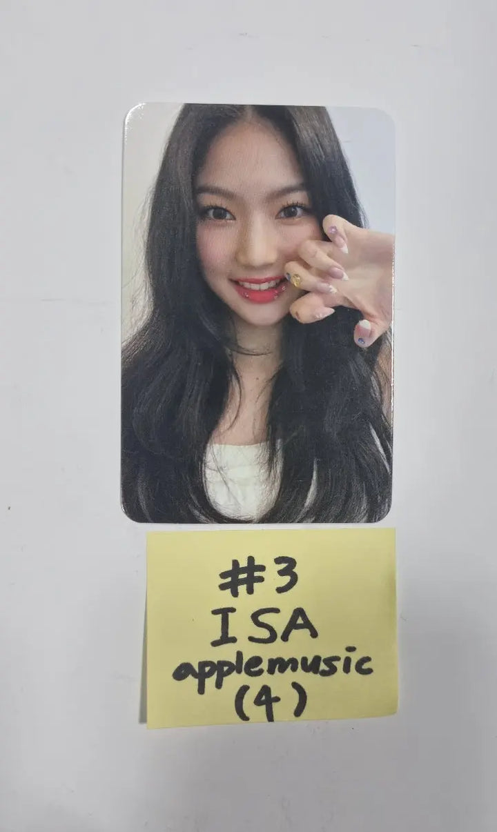 StayC 'WE NEED LOVE' - Apple Music Fansign Event Photocard - HALLYUSUPERSTORE