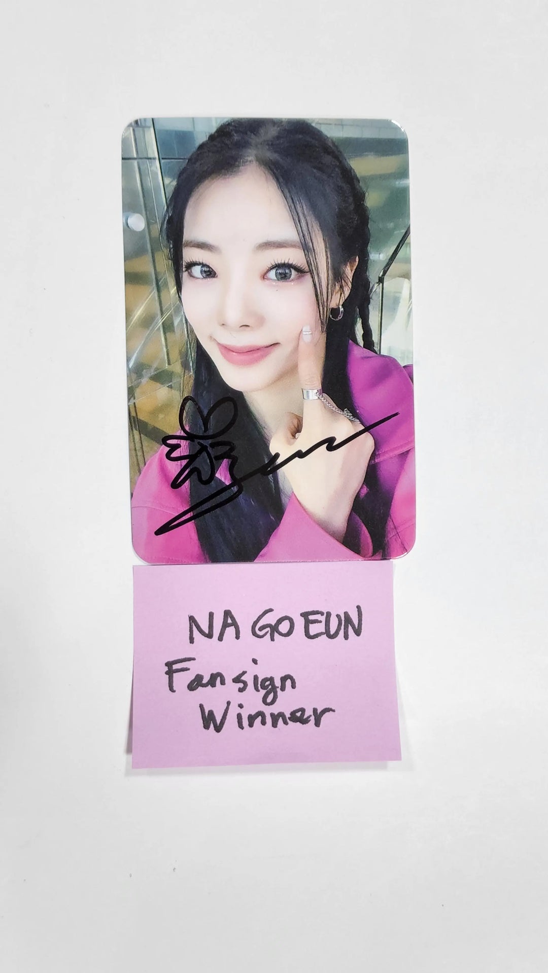 Na Go Eun (of Purple Kiss) “memeM” – Fansign Winner Hand Autographed(Signed) Photocard - HALLYUSUPERSTORE