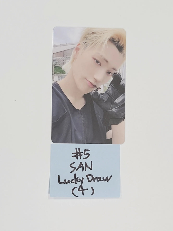 Ateez "The World Ep.1 - MOVEMENT" - Soundwave LuckyDraw Round 2 + Bookmark - HALLYUSUPERSTORE