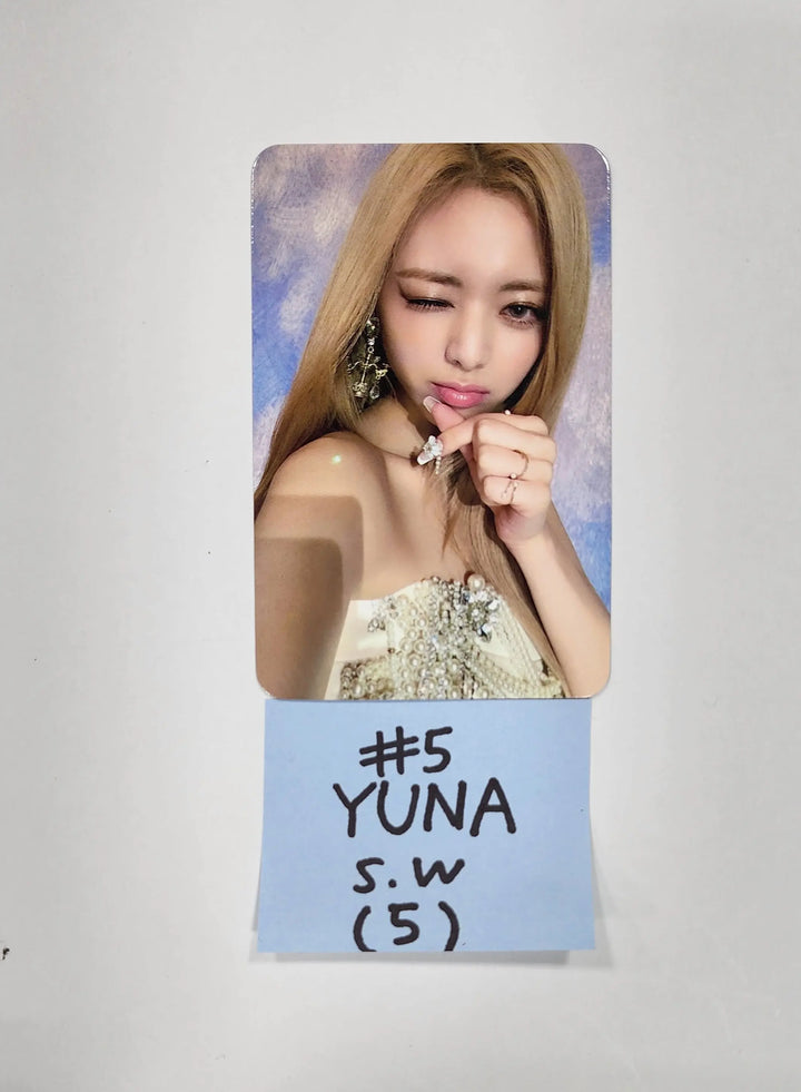 ITZY 'CHECKMATE' - Soundwave Fan Sign Event Photocard - HALLYUSUPERSTORE
