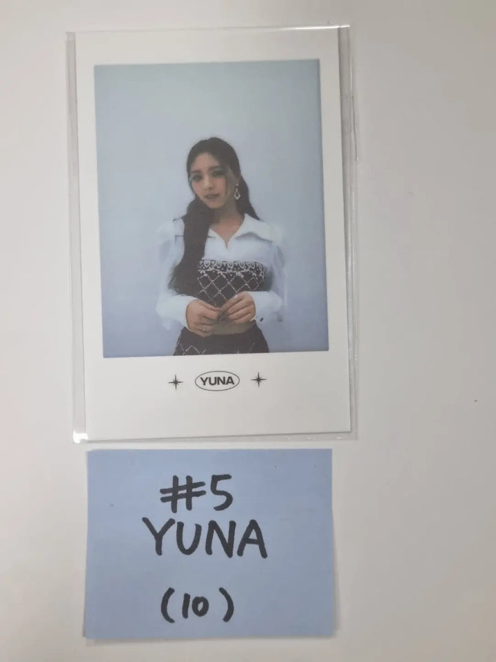 ITZY 'CHECKMATE' - The 1st World Tour Pre-order Benefit Polaroid Type Photocard - HALLYUSUPERSTORE