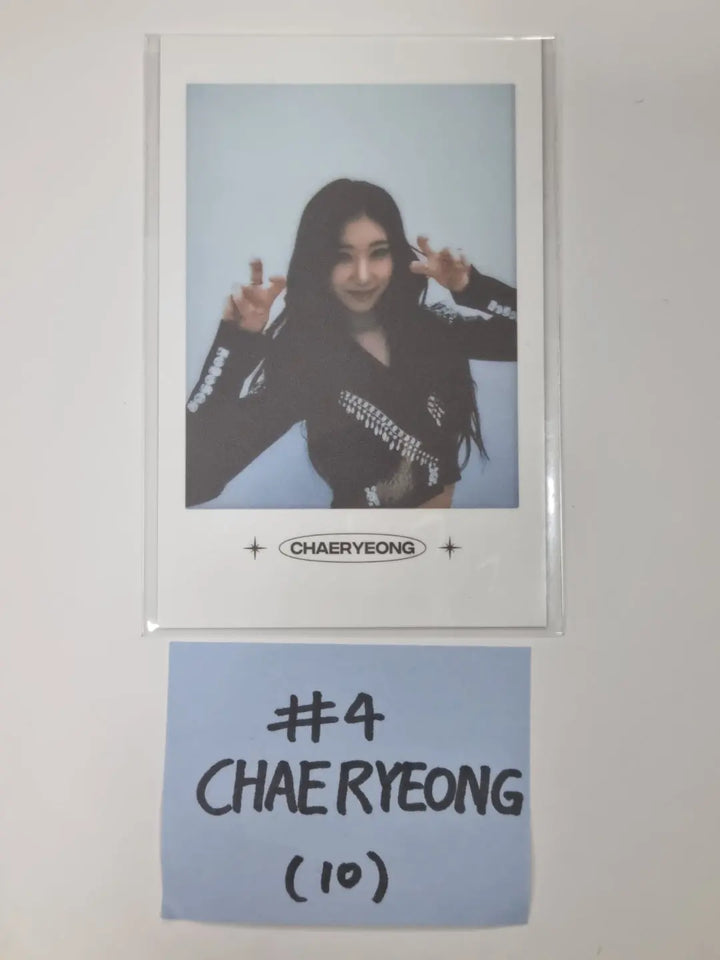 ITZY 'CHECKMATE' - The 1st World Tour Pre-order Benefit Polaroid Type Photocard - HALLYUSUPERSTORE