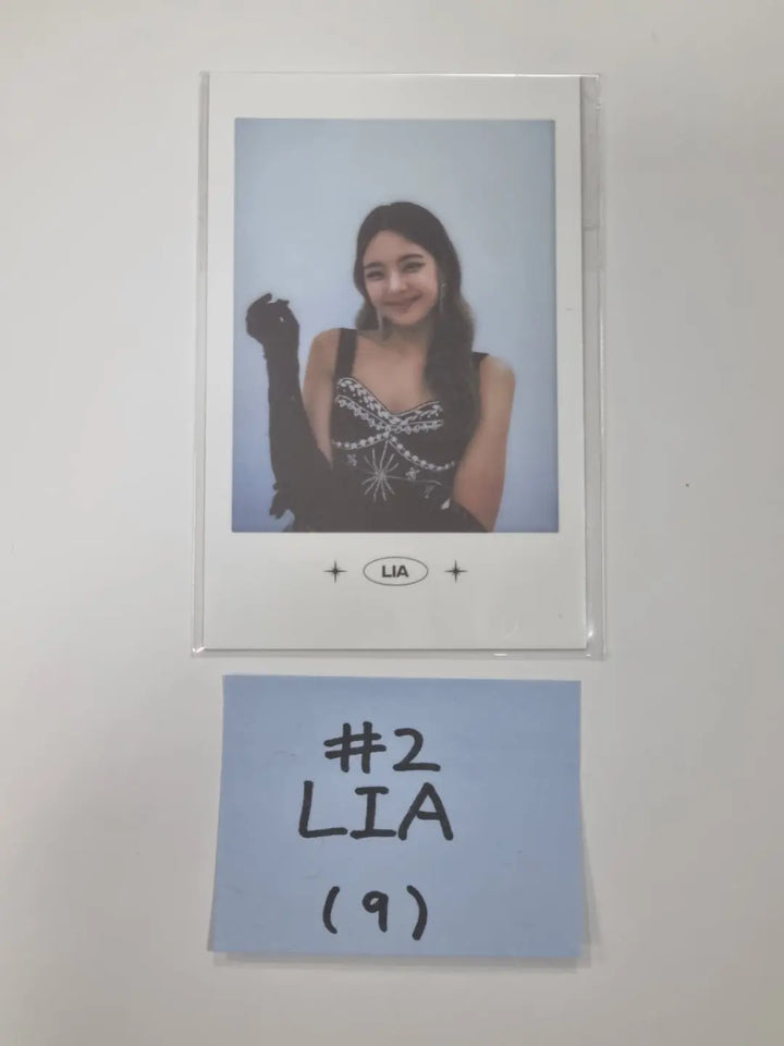 ITZY 'CHECKMATE' - The 1st World Tour Pre-order Benefit Polaroid Type Photocard - HALLYUSUPERSTORE