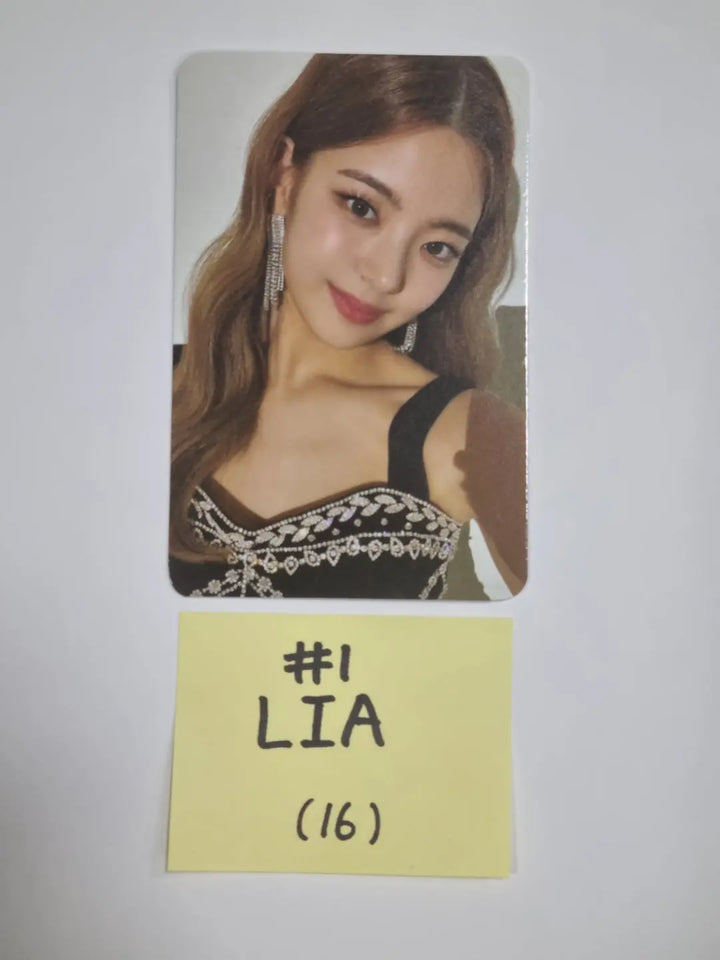 ITZY 'CHECKMATE' - The 1st World Tour Trading Photocard - HALLYUSUPERSTORE